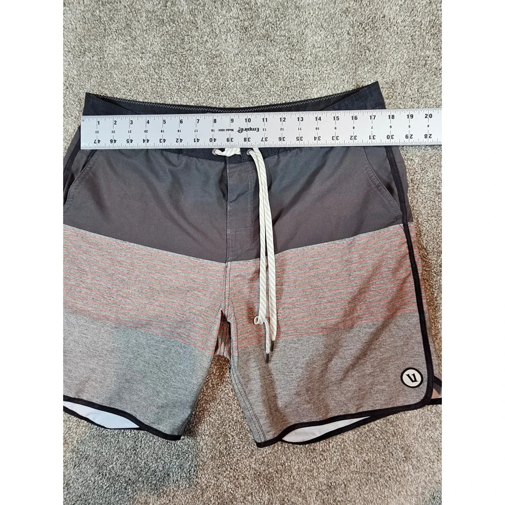 Vuori Cruise Boardshorts Mens 34 Grey Orange Stripe Colorblock V314 Swim Trunks